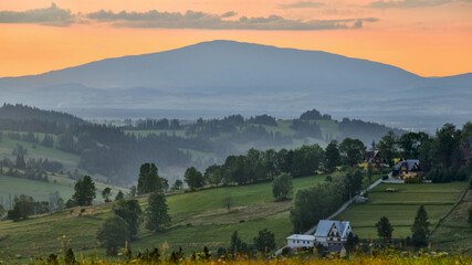 Babia Góra z widokiem na Tatry i Podhale - bezpieczna trasa pełna wrażeń